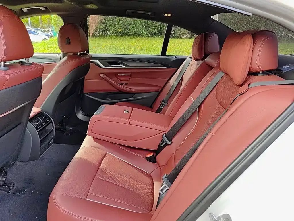 BMW 5 Series New Energy — фото 8
