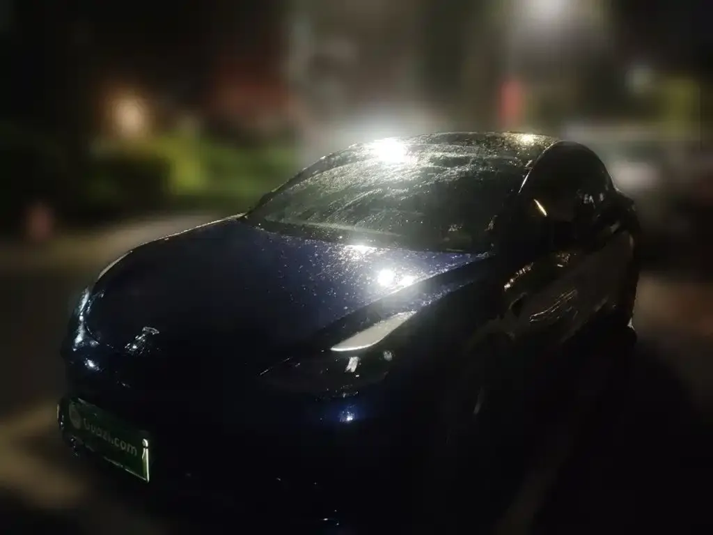 Tesla Model 3 — фото 1