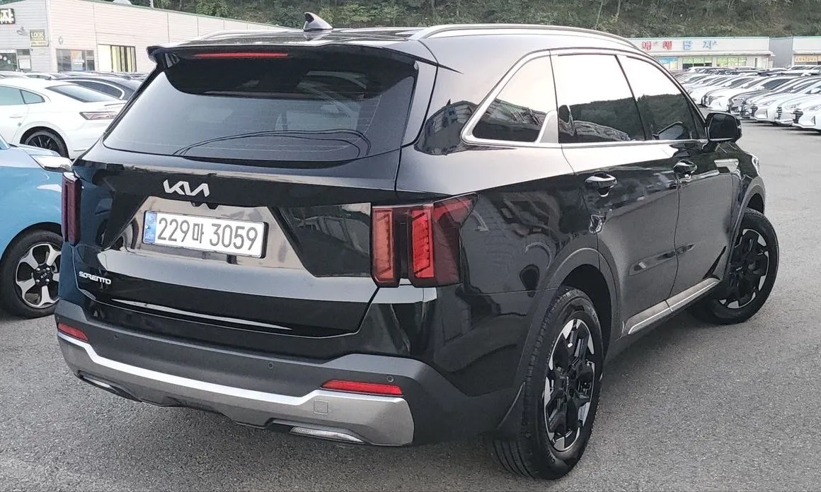 Kia Sorento — фото 7