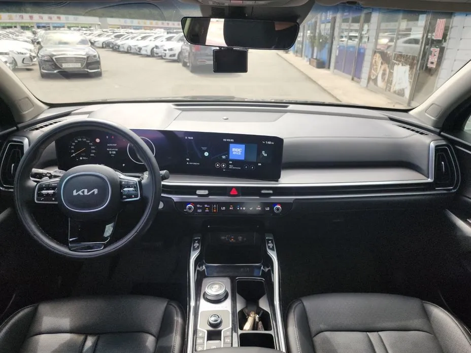 Kia Sorento — фото 10