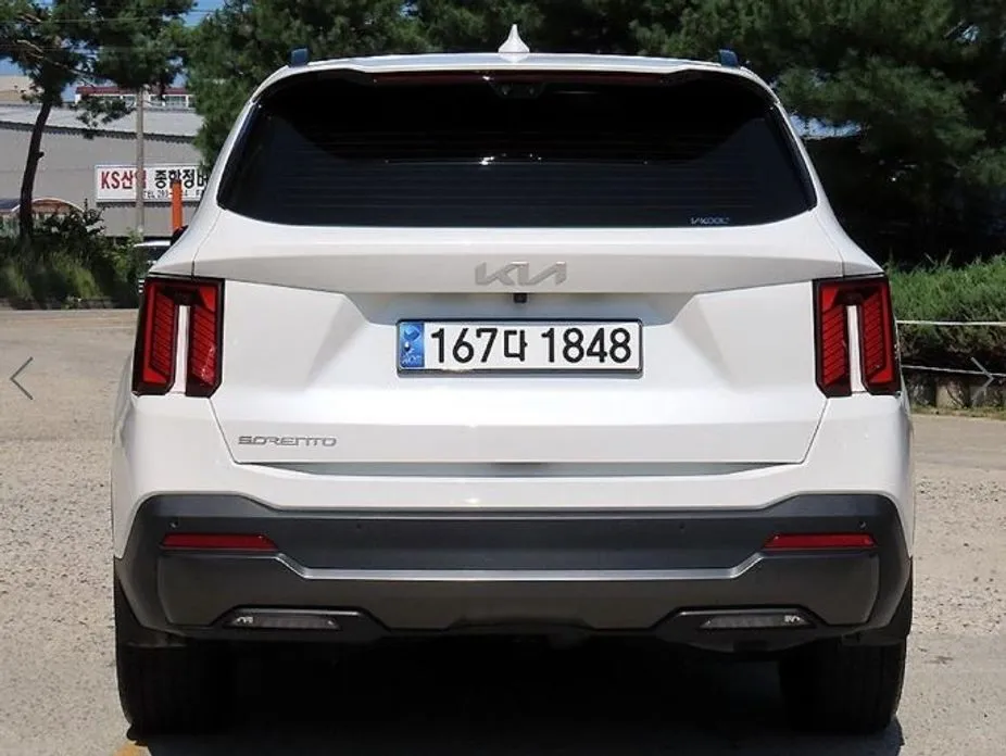 Kia Sorento — фото 7