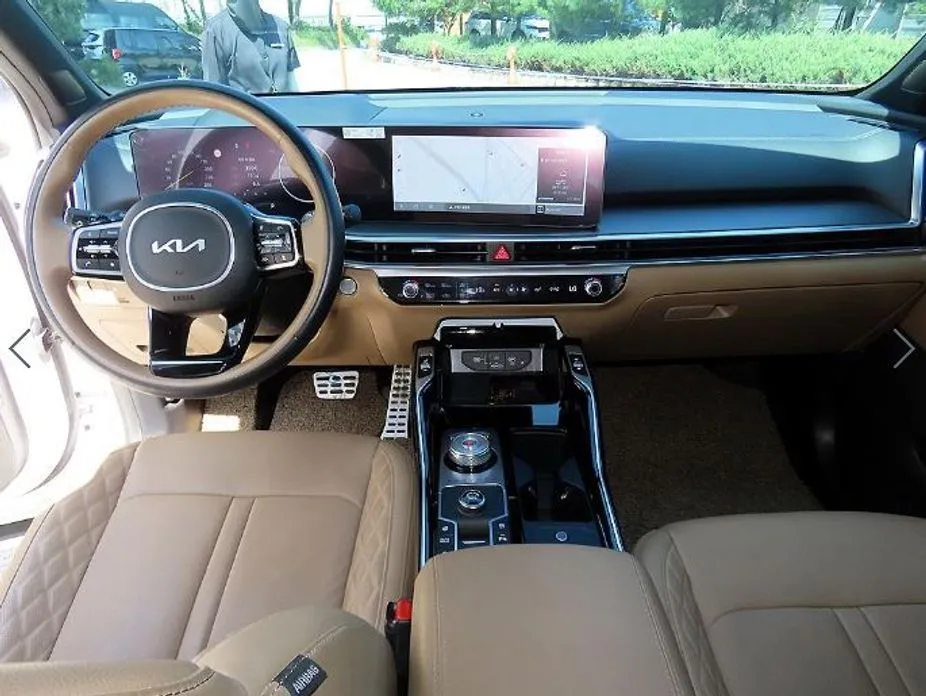 Kia Sorento — фото 10