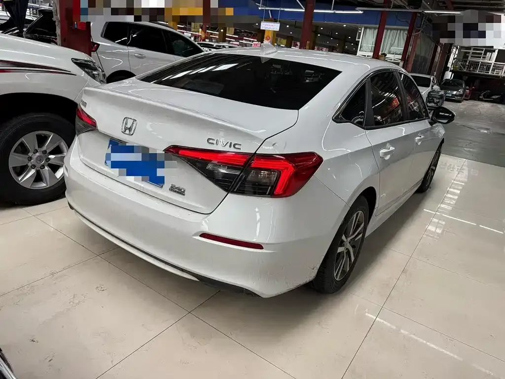 Honda Civic — фото 10
