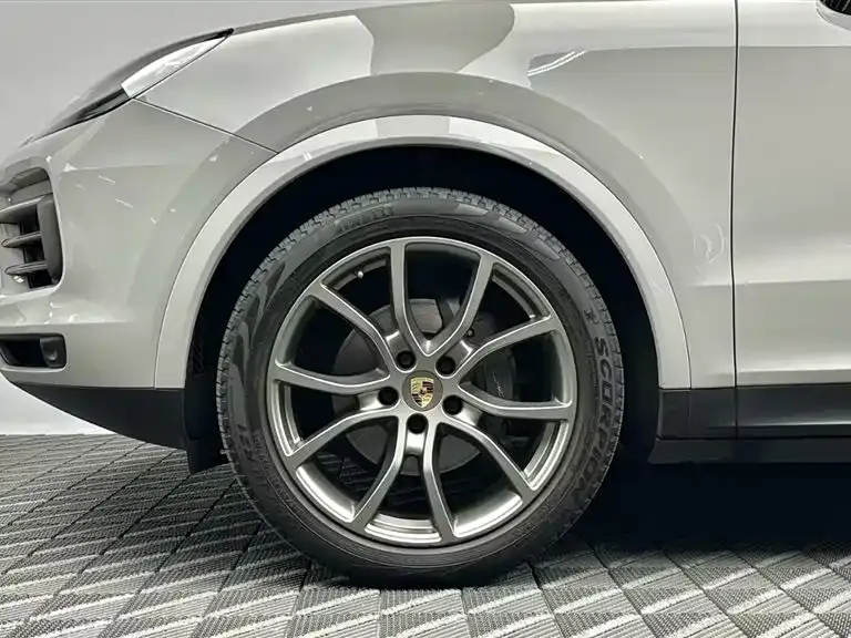 Porsche Cayenne — фото 8