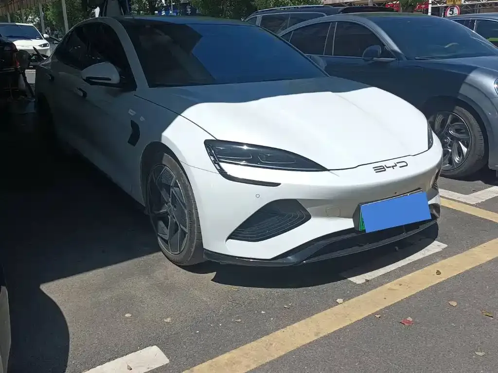 BYD Seal — фото 2