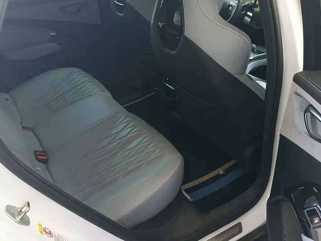 BYD Seal — фото 3