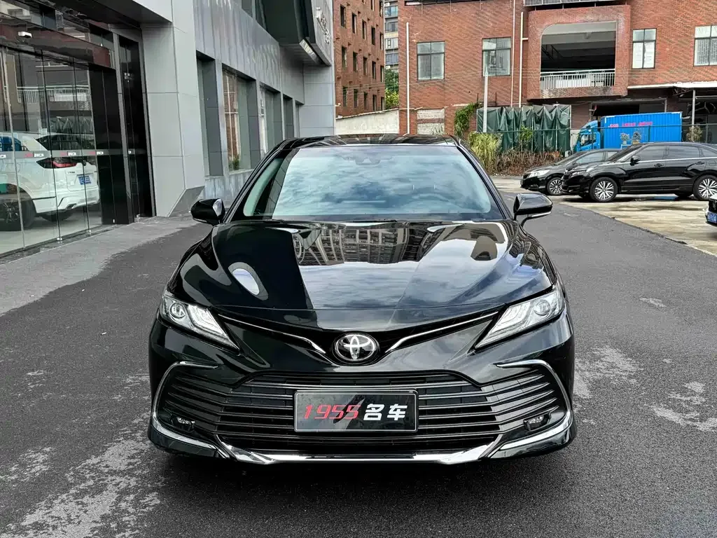Toyota Camry — фото 9