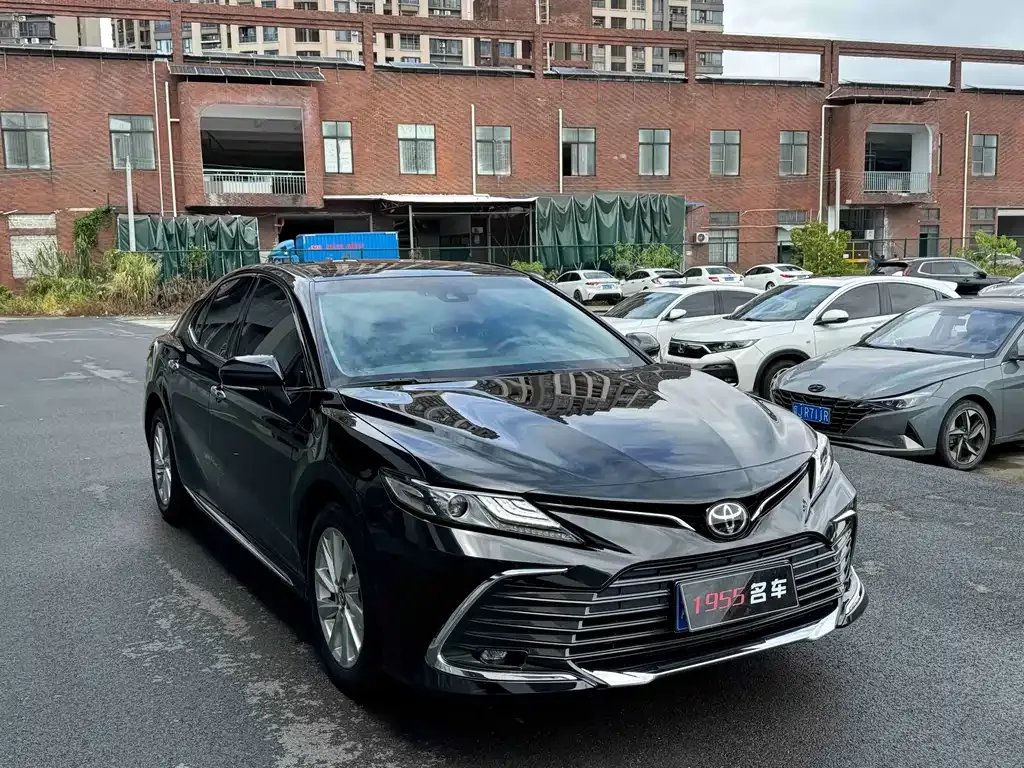 Toyota Camry — фото 7