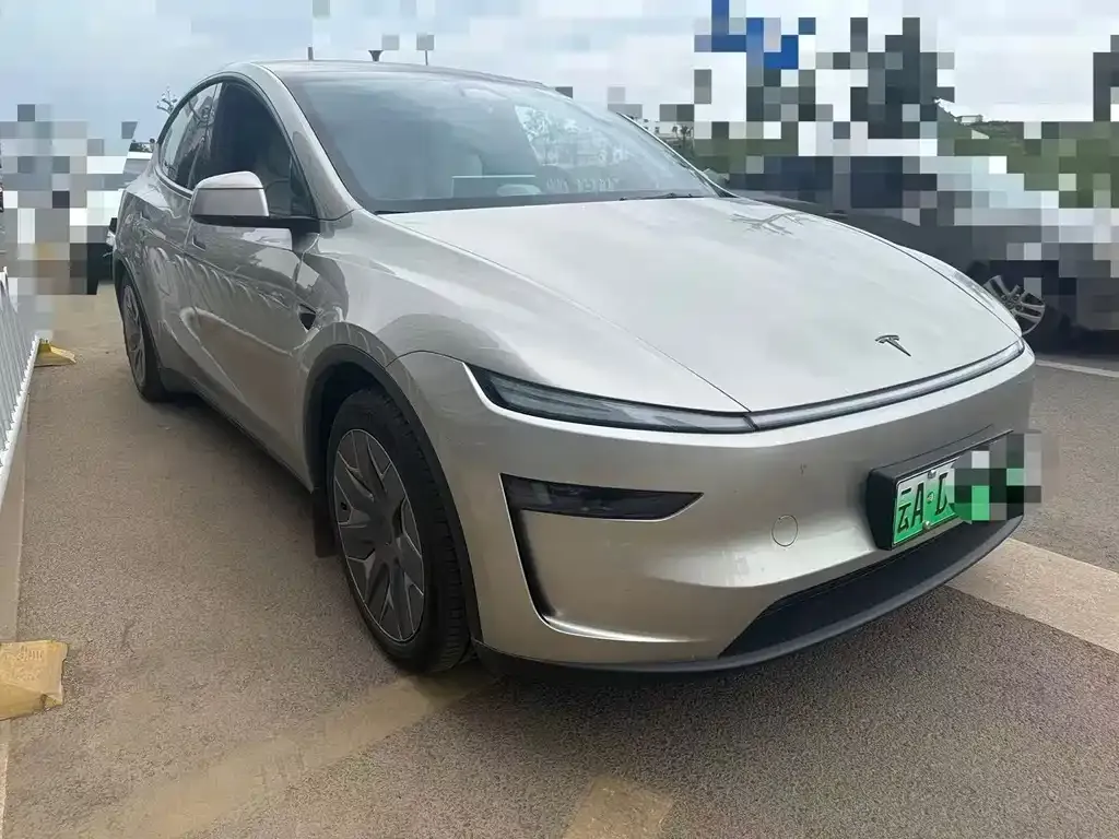 Tesla Model Y L — фото 2
