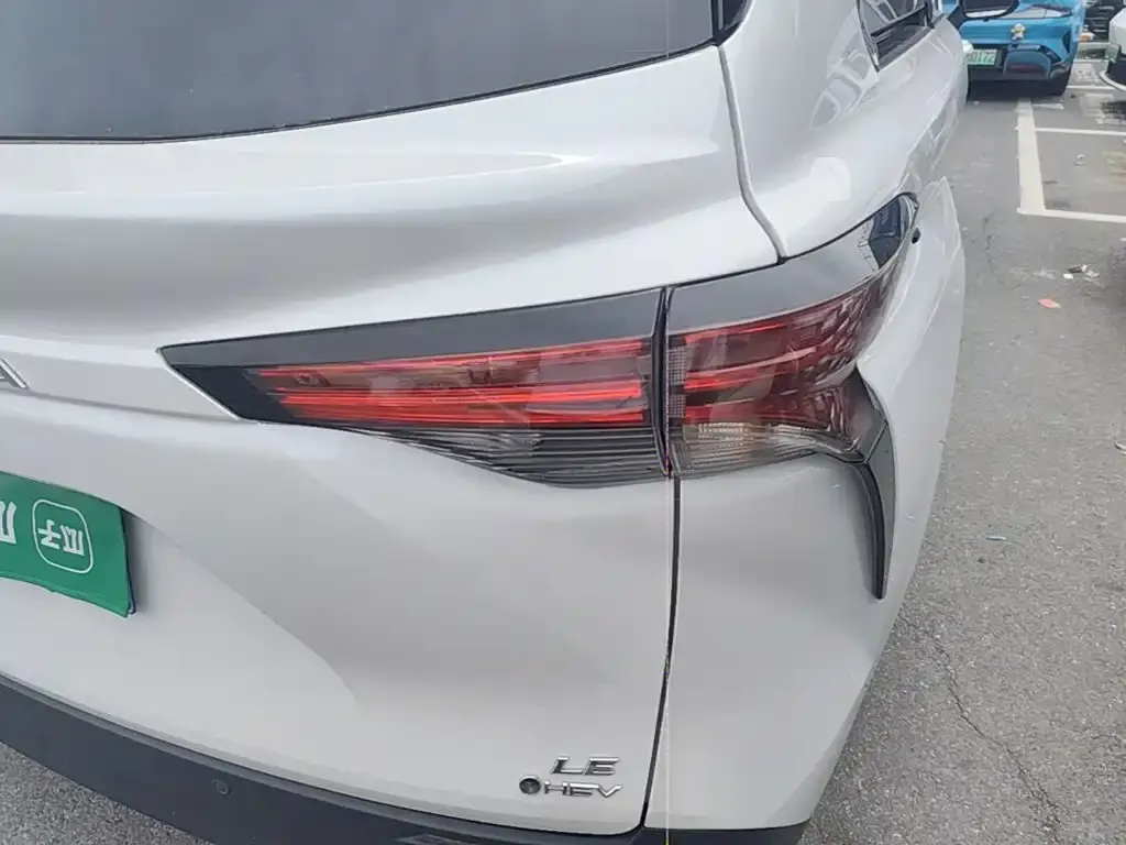 Toyota Sienna — фото 3