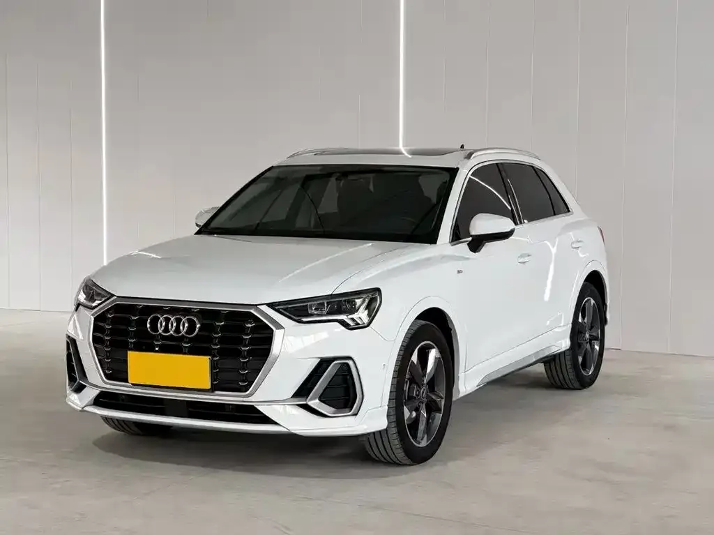 Audi Q3 — фото 1