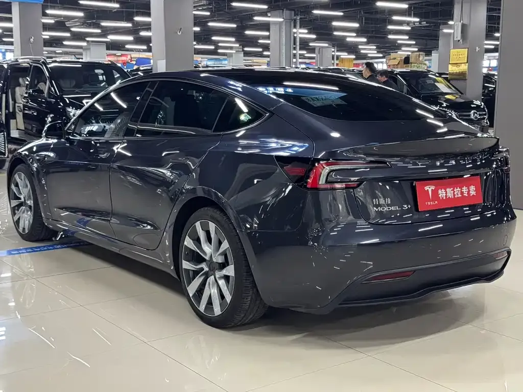 Tesla Model 3 — фото 9