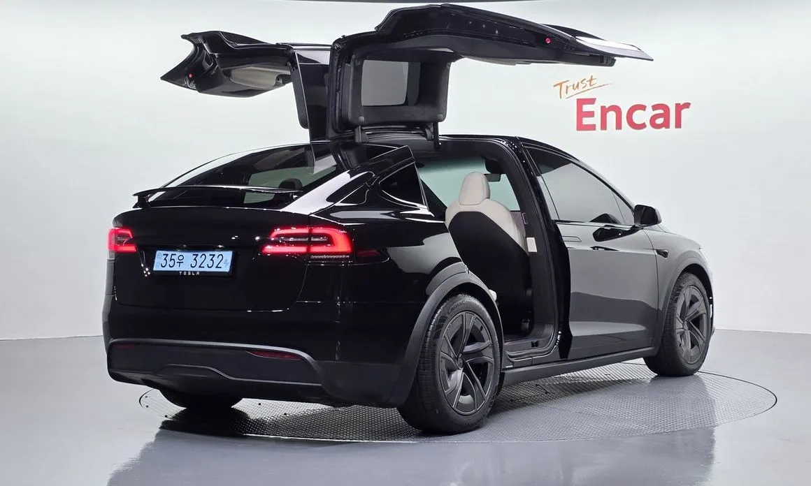 Tesla Model X — фото 4