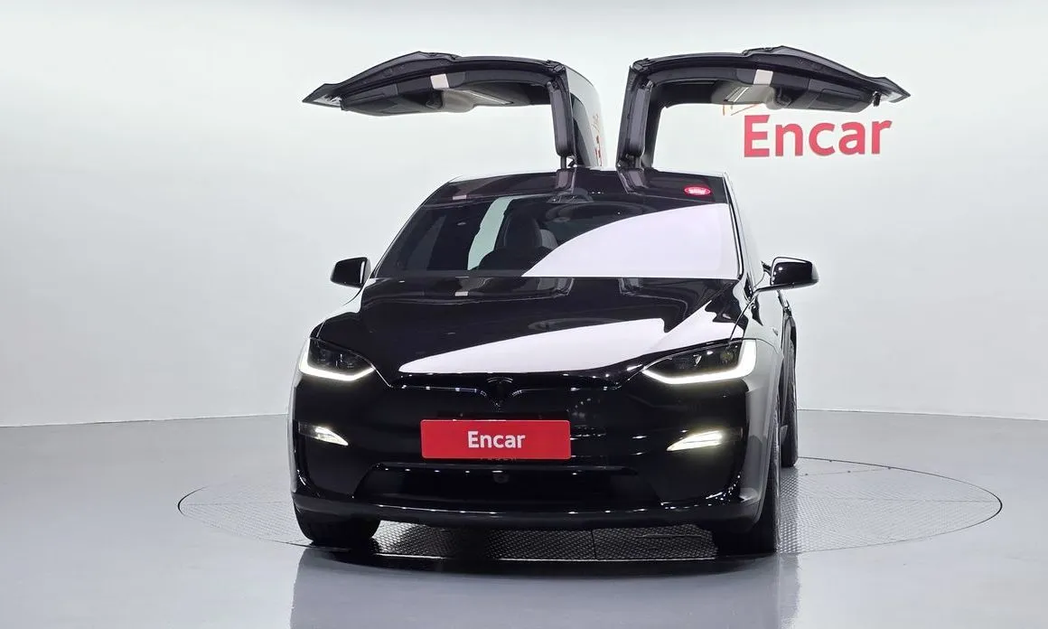 Tesla Model X — фото 3