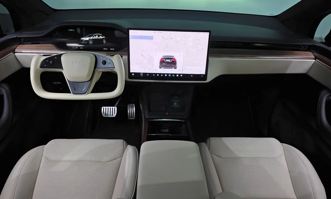 Tesla Model X — фото 10