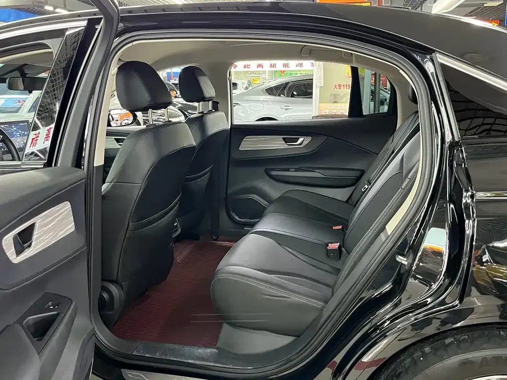 Hongqi E-QM5 — фото 10