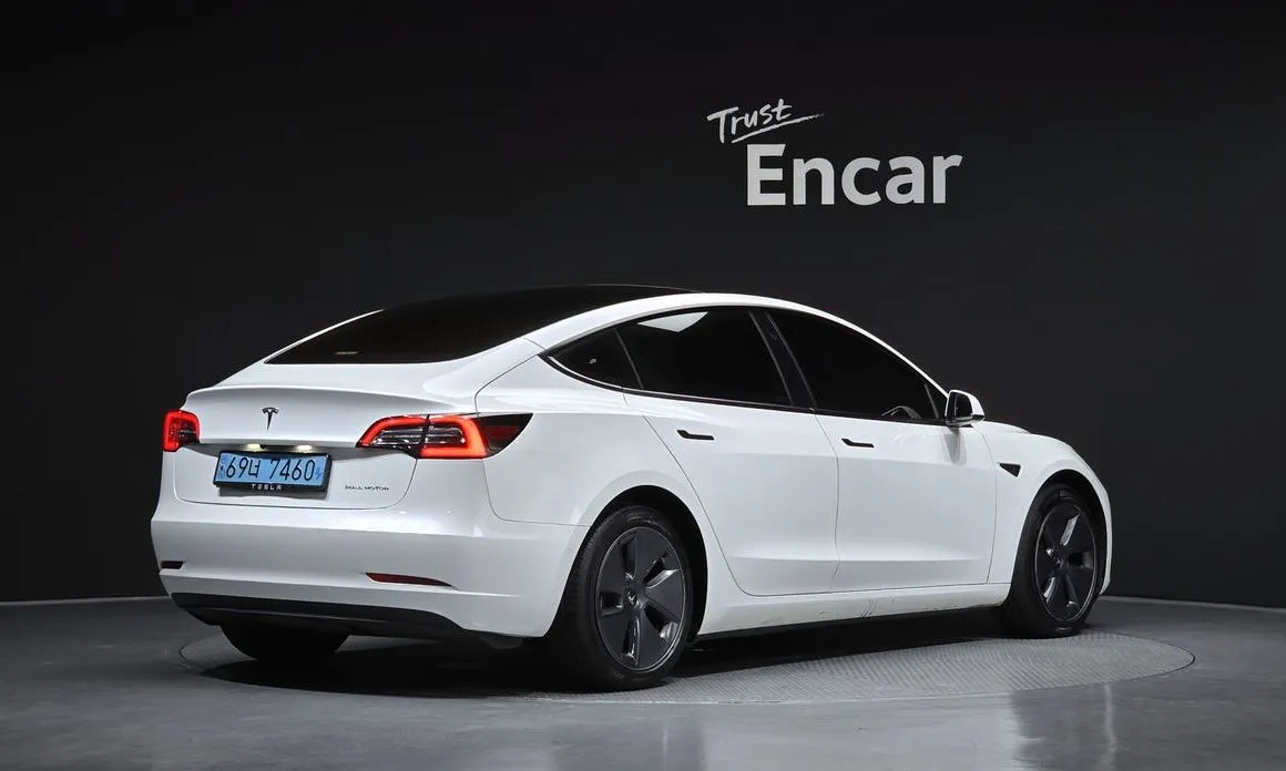 Tesla Model 3 — фото 2