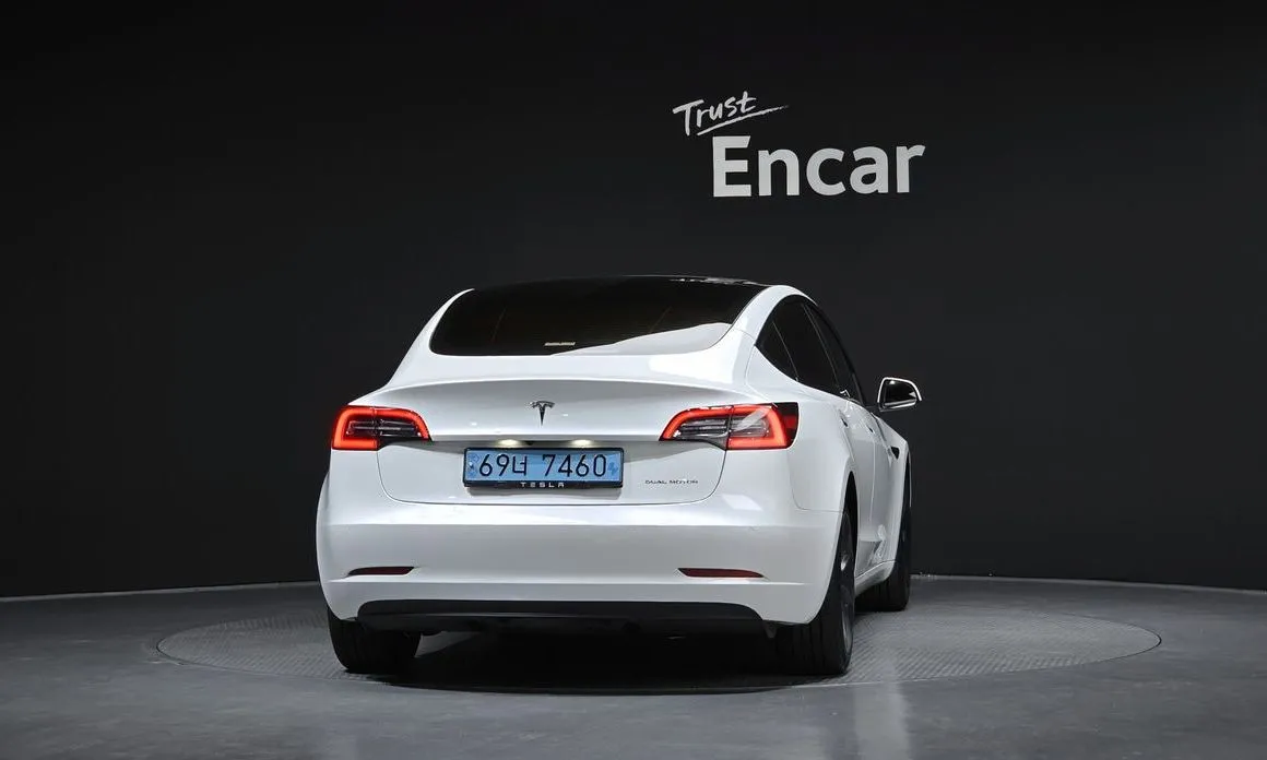 Tesla Model 3 — фото 8