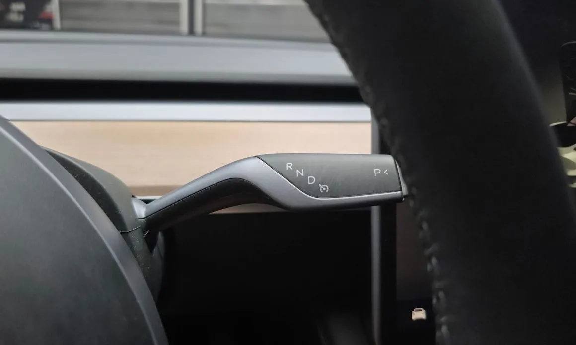 Tesla Model 3 — фото 7