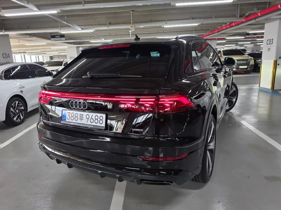 Audi Q8 — фото 5