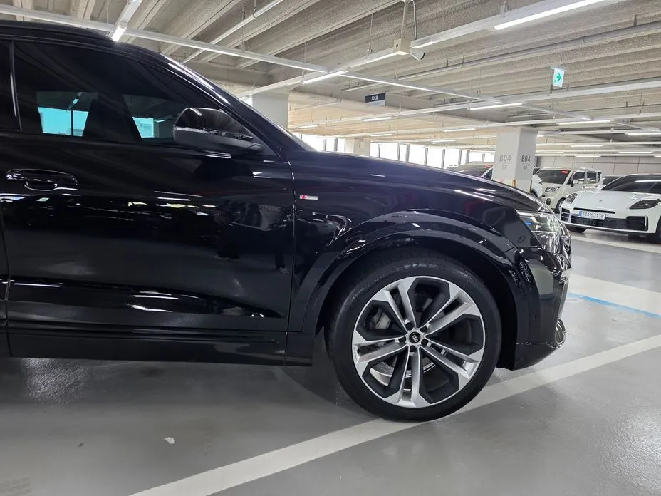 Audi Q8 — фото 7