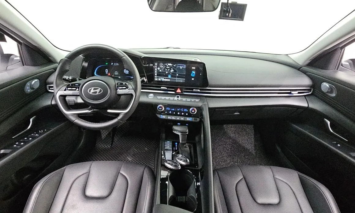Hyundai AVANTE — фото 9