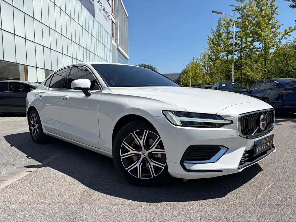 Volvo S60 — фото 2