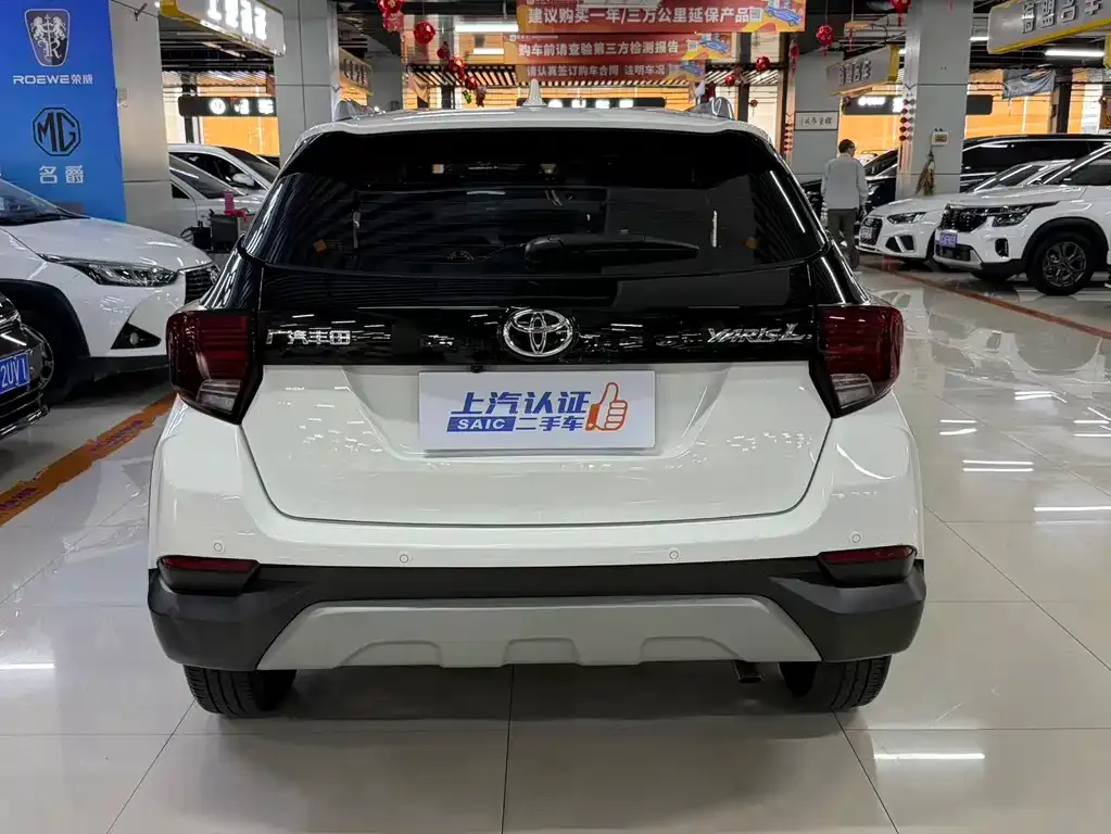 Toyota Yaris L — фото 6