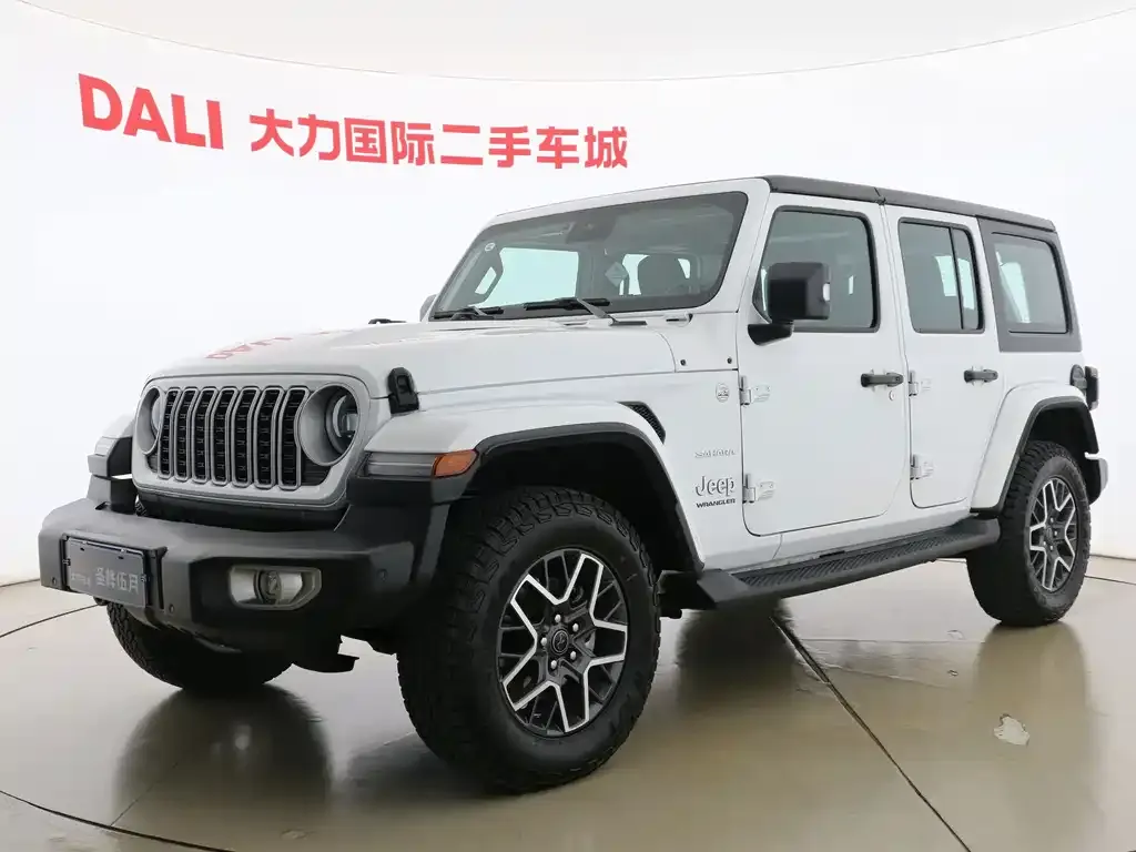 Jeep Wrangler — фото 1