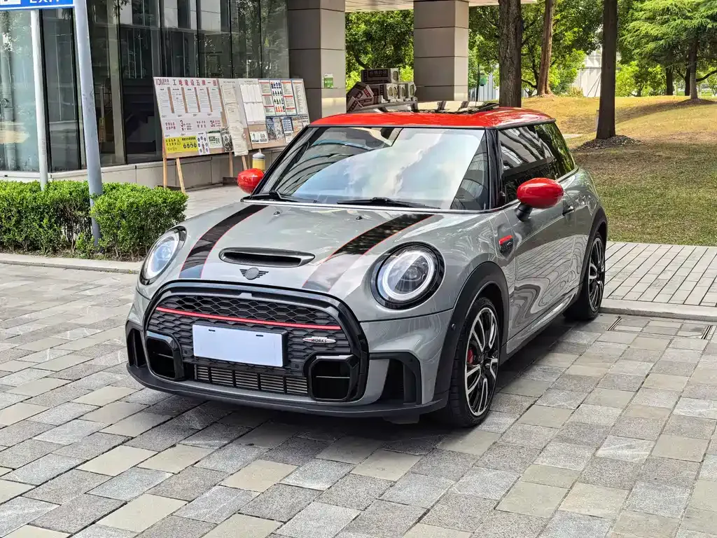 MINI JCW (John Cooper Works) — фото 1