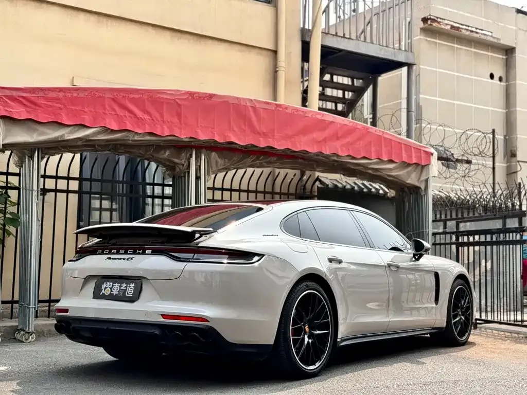 Porsche Panamera — фото 10
