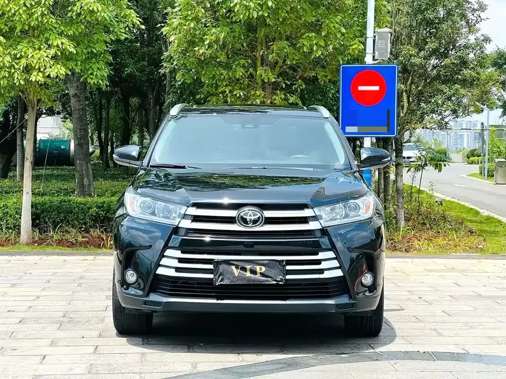 Toyota Highlander — фото 4