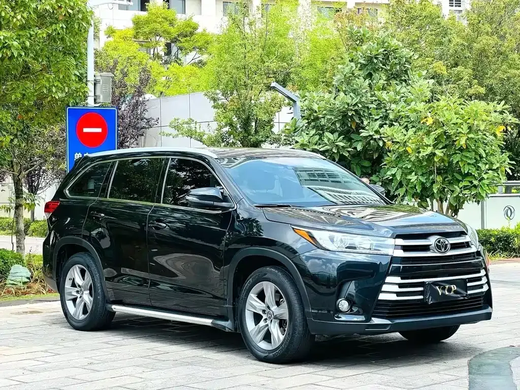 Toyota Highlander — фото 2