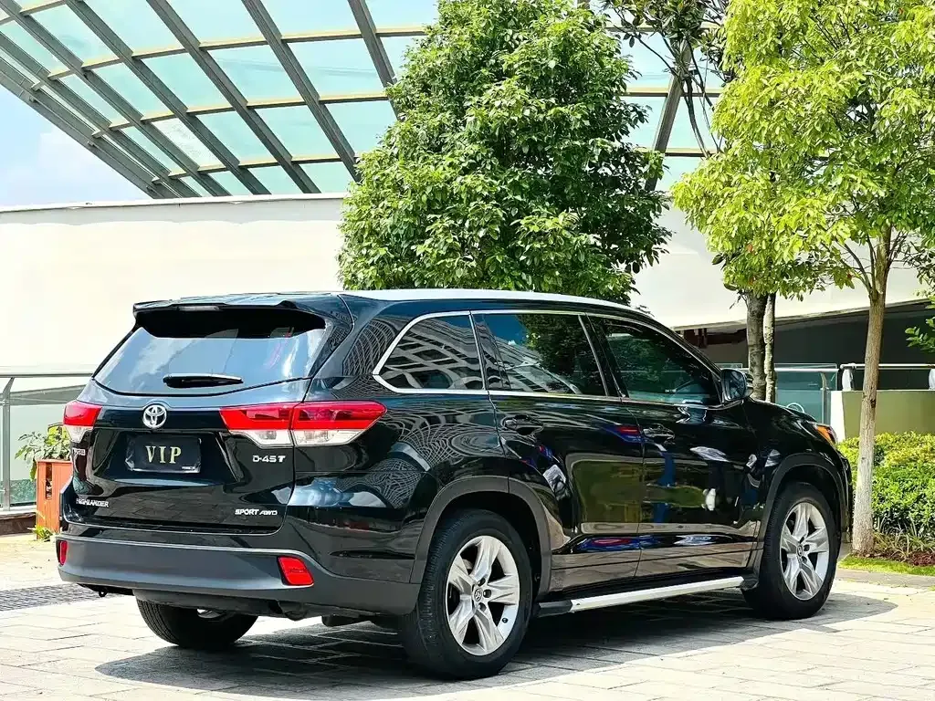 Toyota Highlander — фото 7