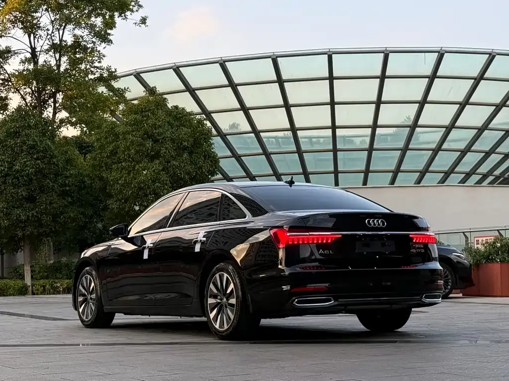 Audi A6L — фото 6