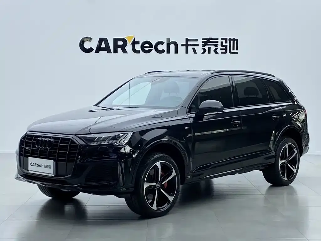 Audi Q7 — фото 1