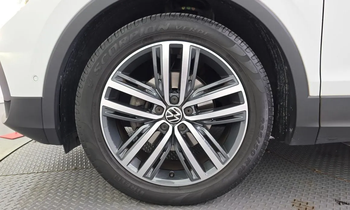Volkswagen Tiguan — фото 6