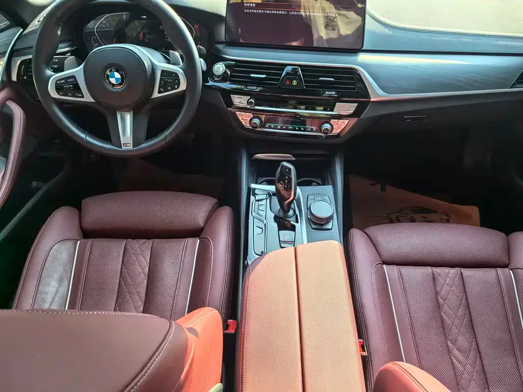 BMW 5 Series — фото 9