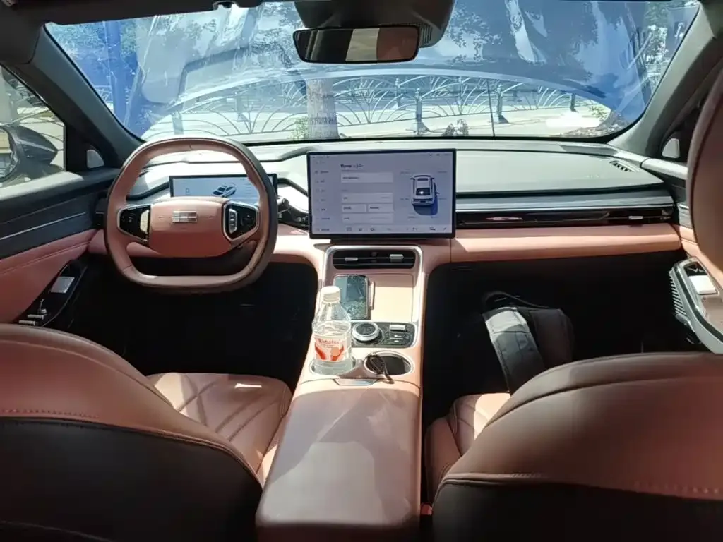 Geely Galaxy L6 — фото 10