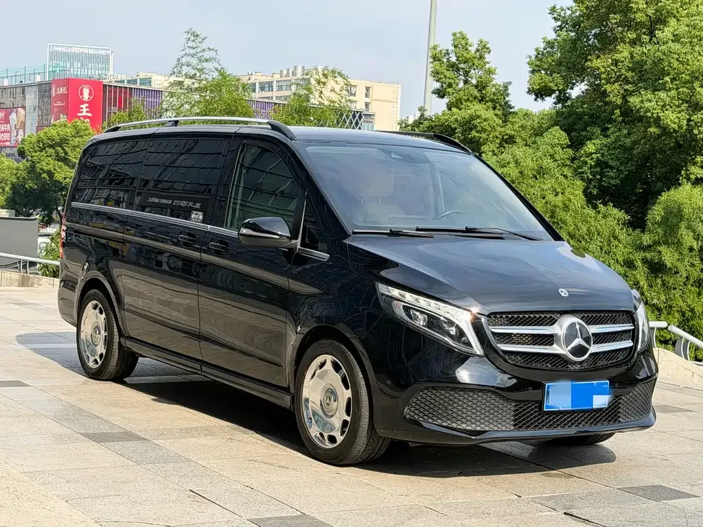 Mercedes-Benz V-Class — фото 10