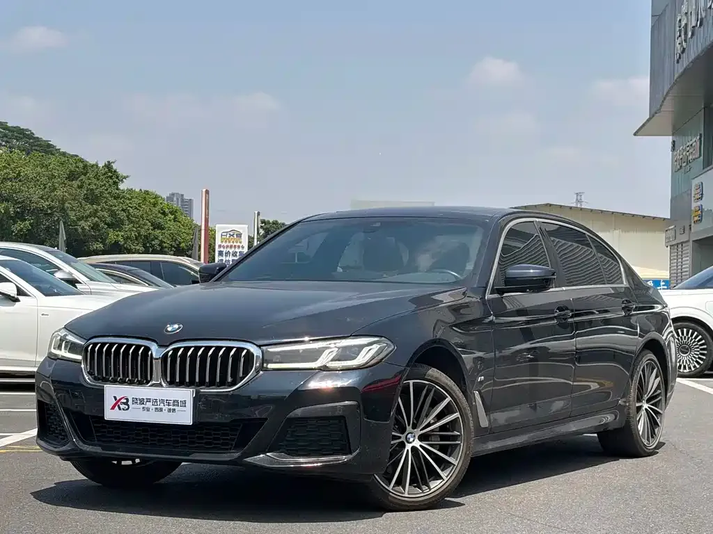 BMW 5 Series — фото 1