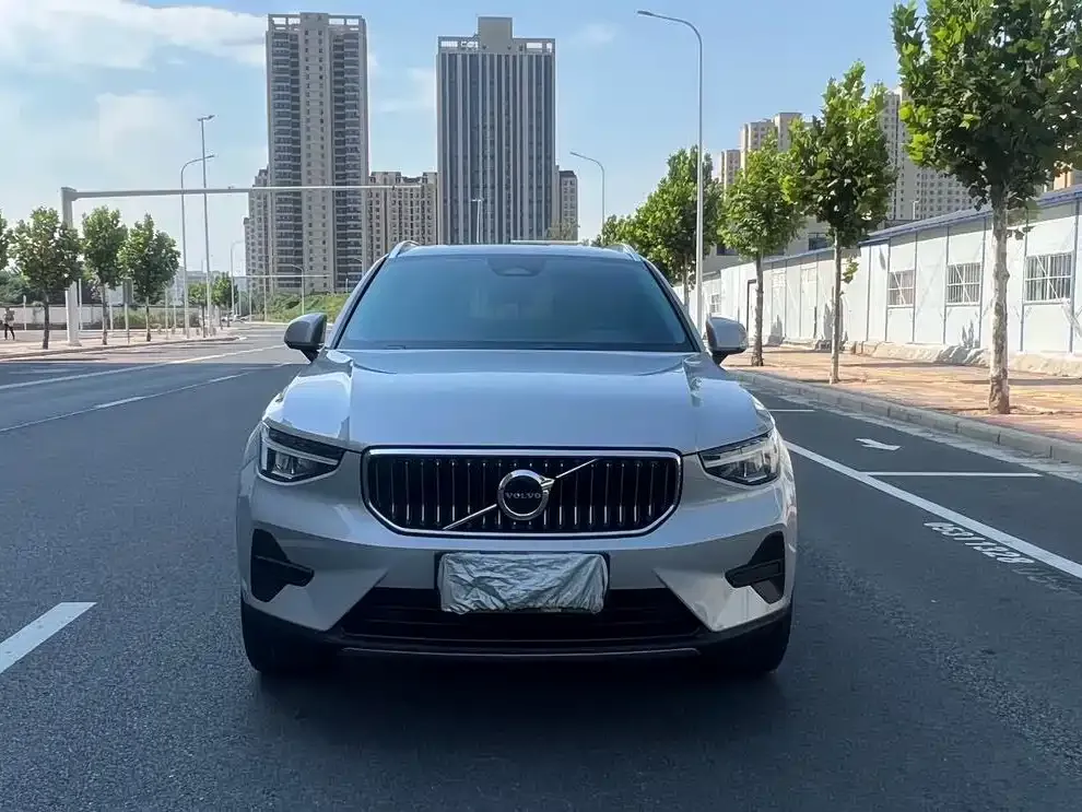 Volvo XC40 — фото 4