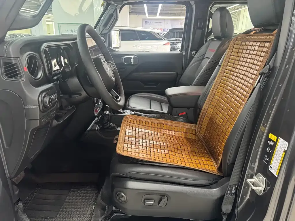 Jeep Wrangler — фото 2