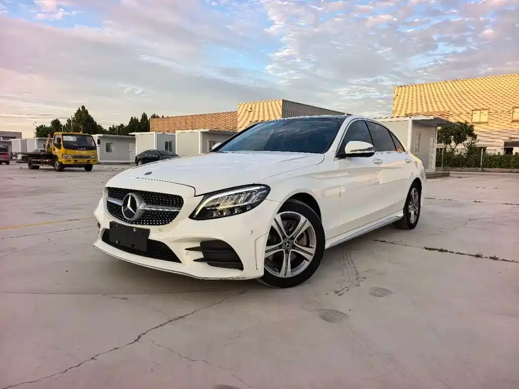 Mercedes-Benz C-Class — фото 1