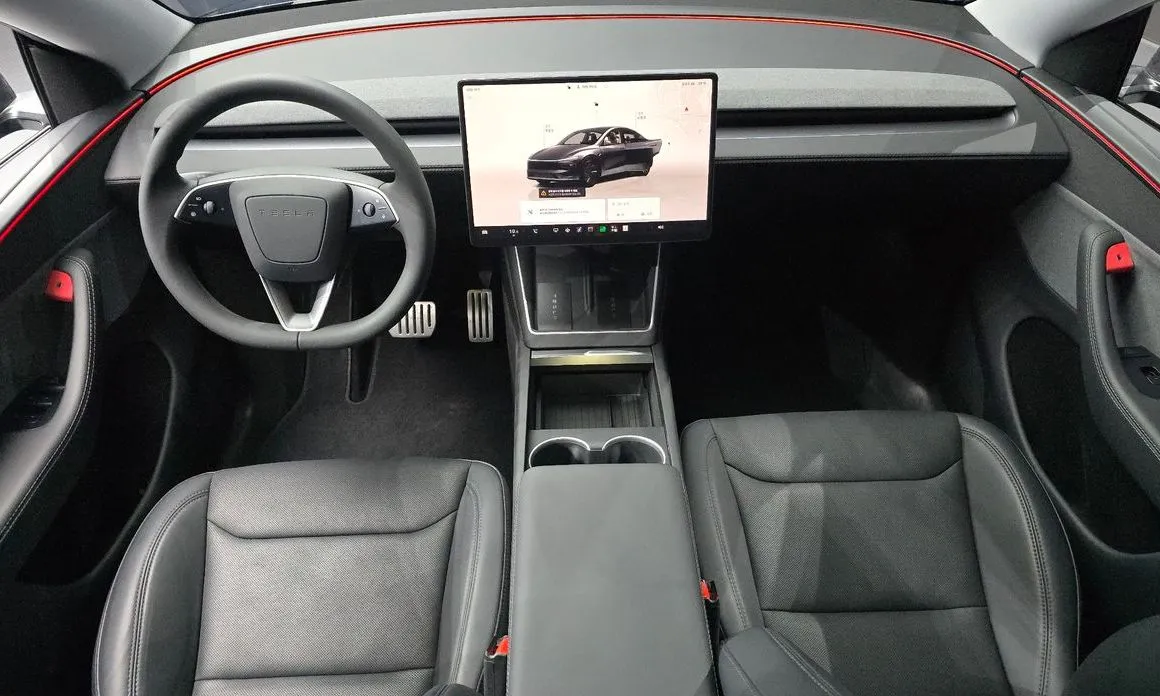 Tesla Model Y — фото 10