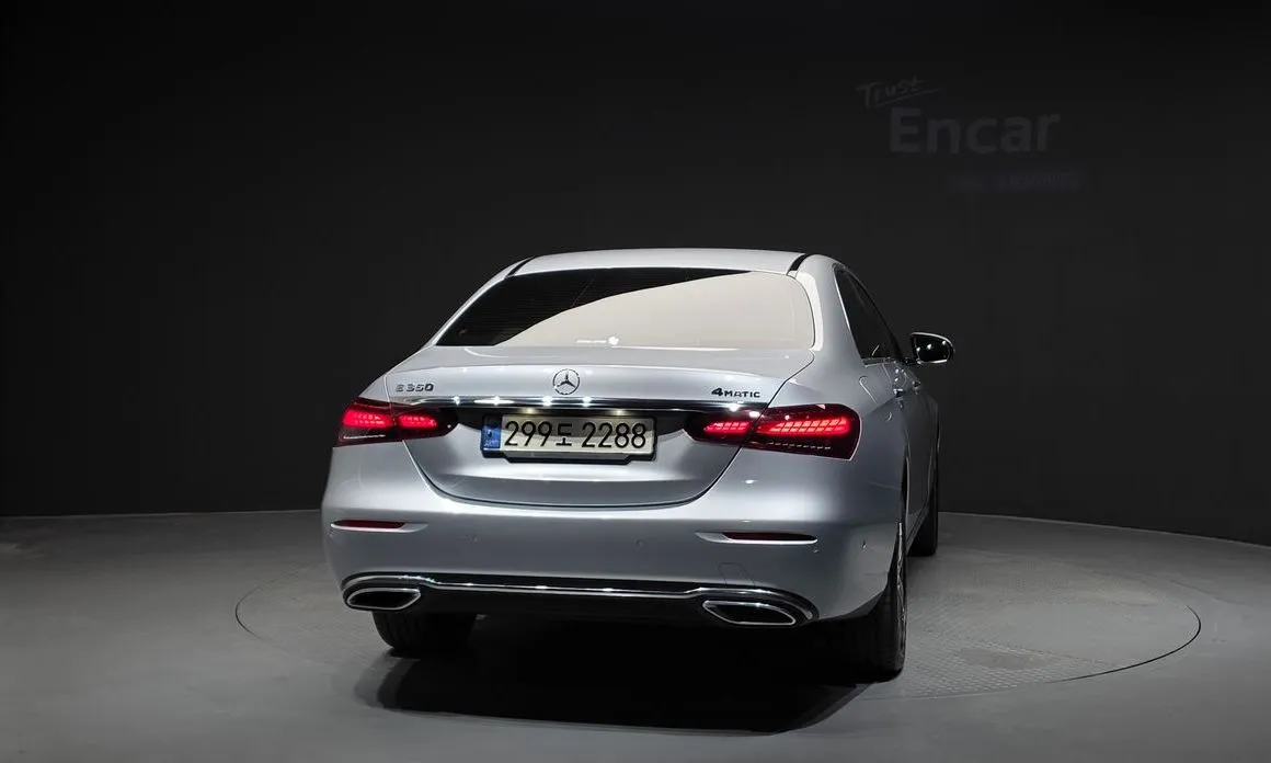 Mercedes-Benz E-Class — фото 5