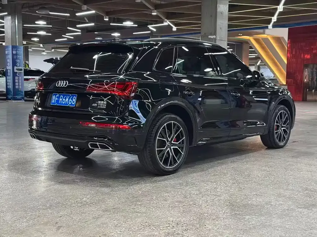 Audi Q5L — фото 7