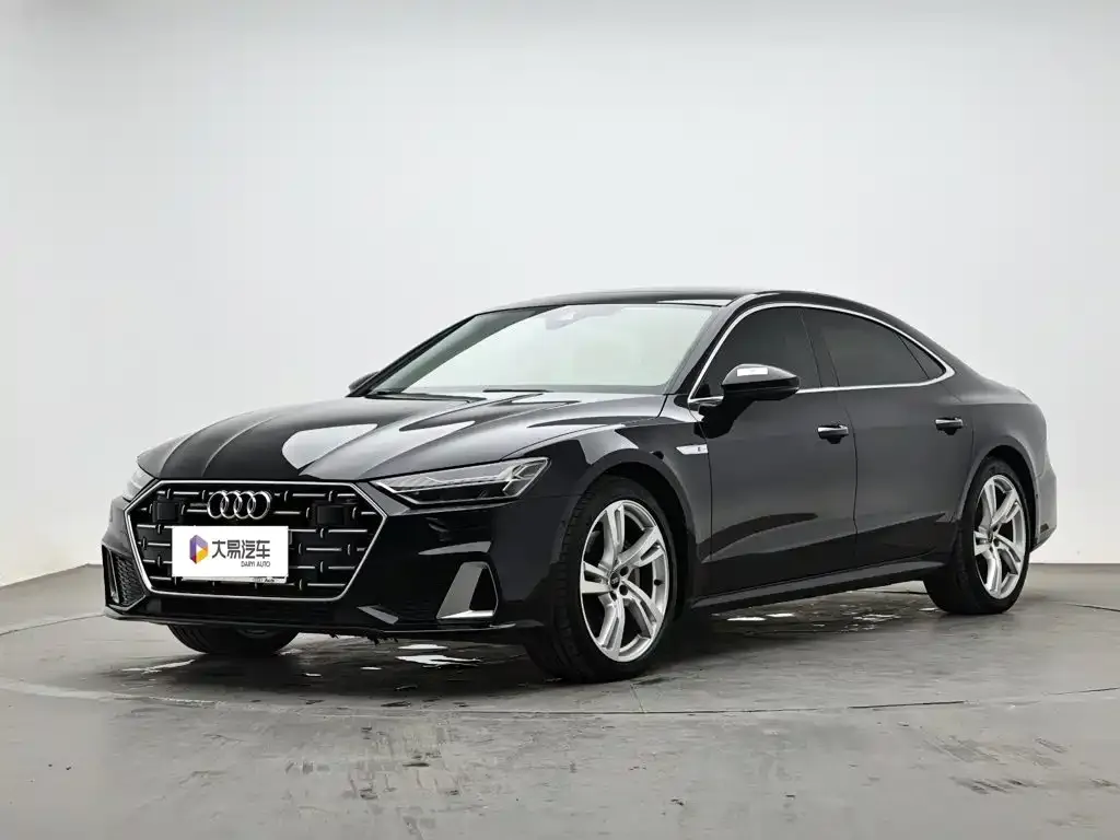 Audi A7L — фото 1