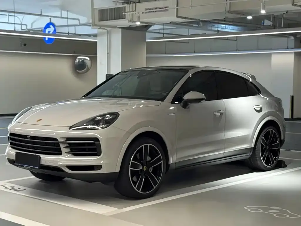 Porsche Cayenne — фото 1