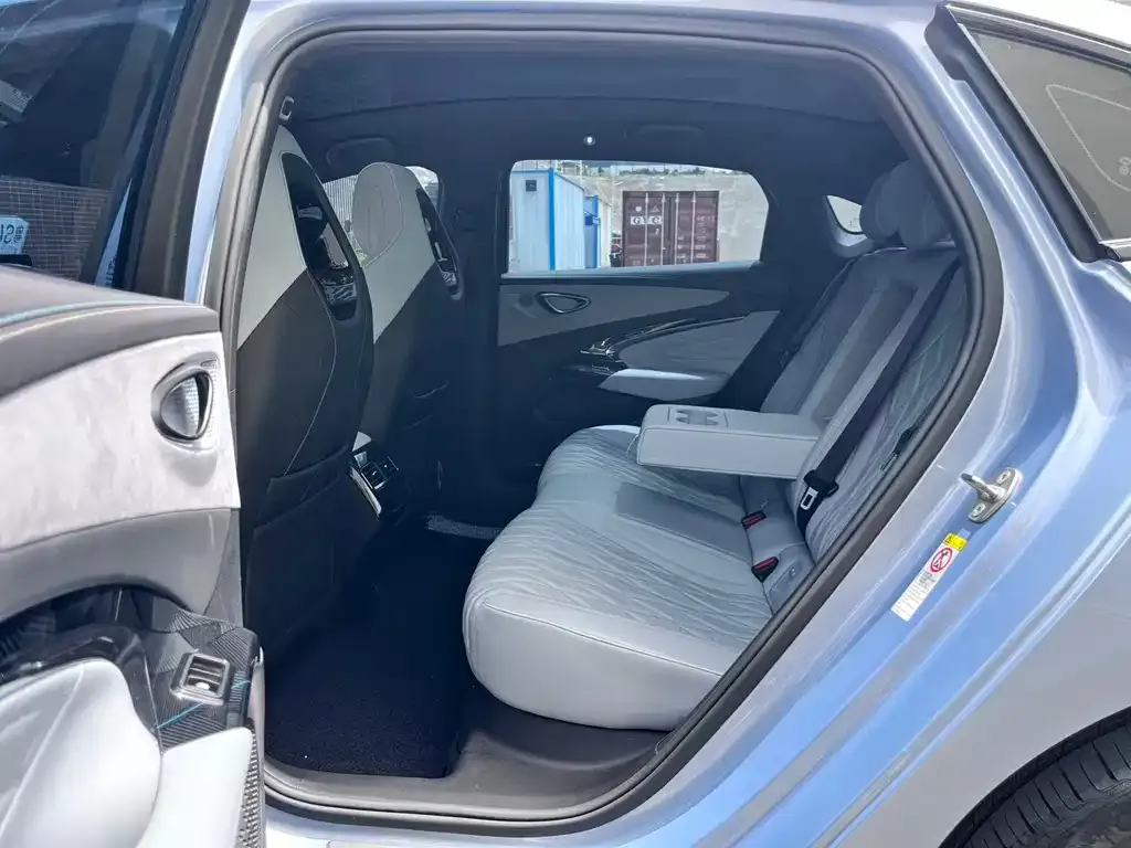 BYD Seal — фото 3
